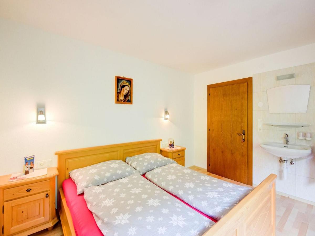 Scenic Apartment In Tirol With Garden Kaltenbach Ngoại thất bức ảnh