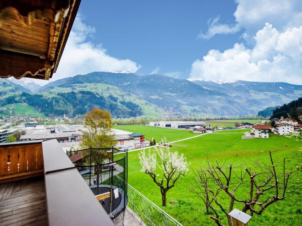 Scenic Apartment In Tirol With Garden Kaltenbach Ngoại thất bức ảnh